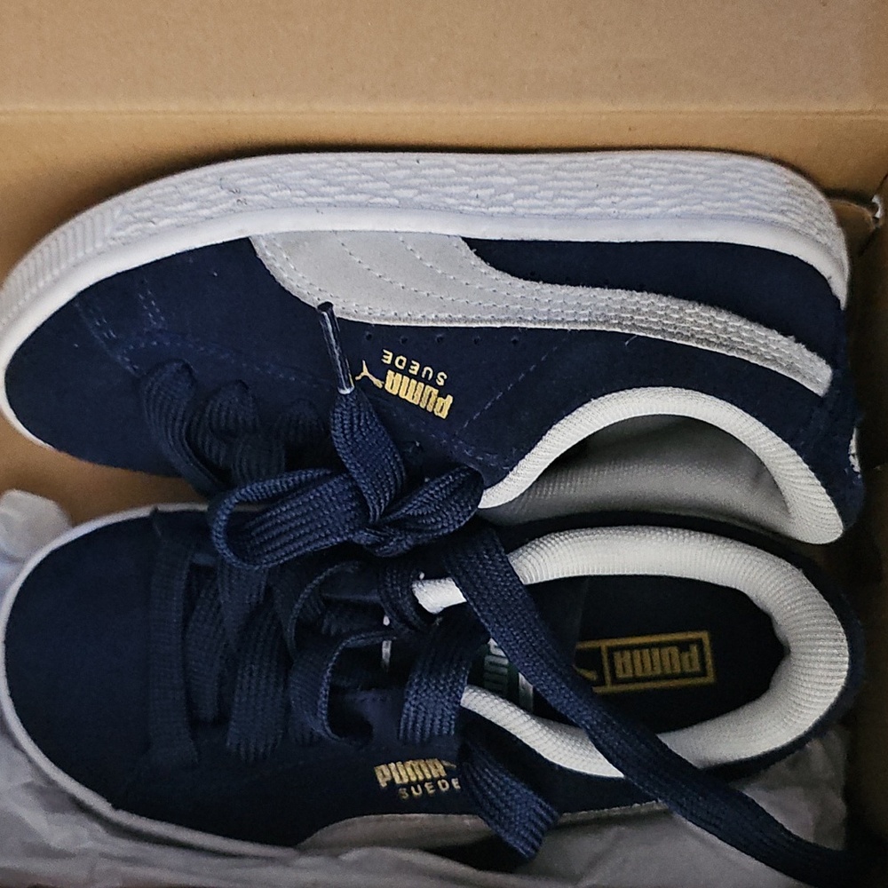 Puma Kids Sneakers in Navy and White